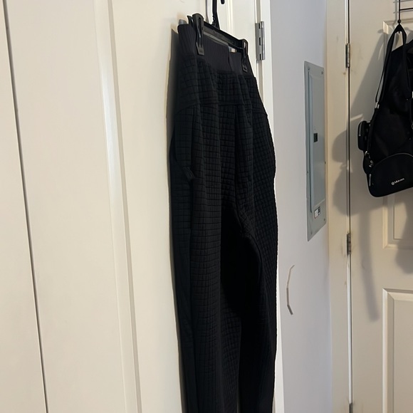 Lululemon lab Textured Grid High-Rise Jogger 28” - Picture 3 of 5